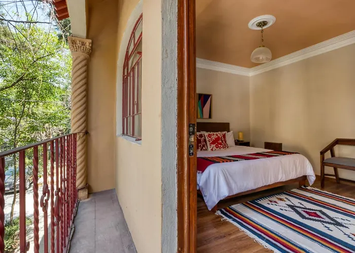 Classic 3br Condesa House | Terrace-tub-patio-a/c