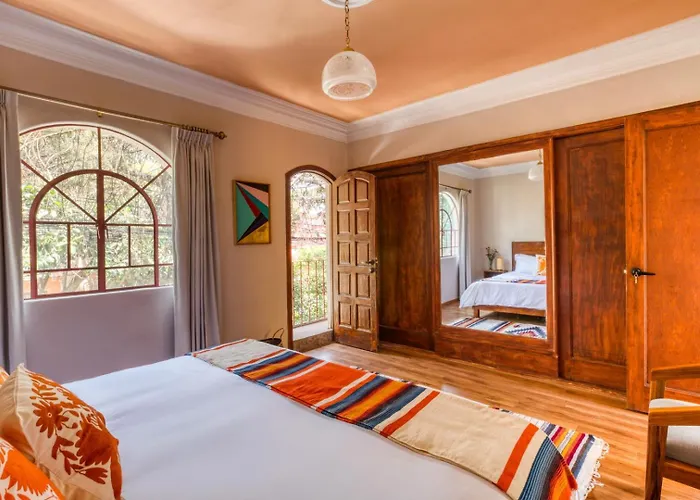 Classic 3br Condesa House | Terrace-tub-patio-a/c Holiday home *
