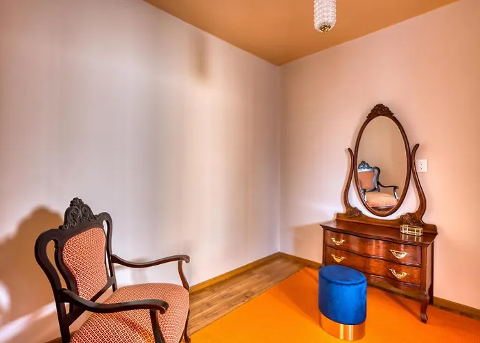 Classic 3br Condesa House | Terrace-tub-patio-a/c Holiday home *