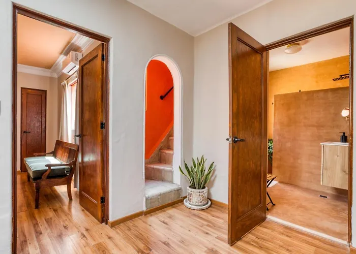 Classic 3br Condesa House | Terrace-tub-patio-a/c Holiday home Mexico City