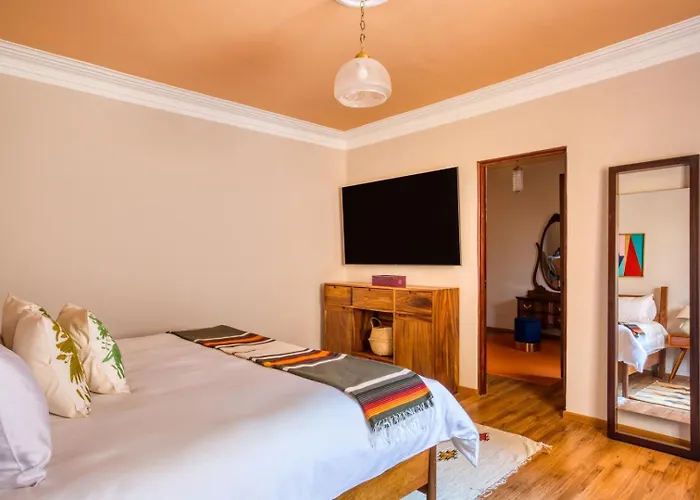 Classic 3br Condesa House | Terrace-tub-patio-a/c Holiday home