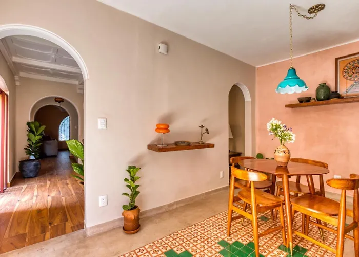 Classic 3br Condesa House | Terrace-tub-patio-a/c *