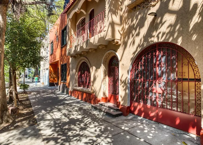 Classic 3br Condesa House | Terrace-tub-patio-a/c