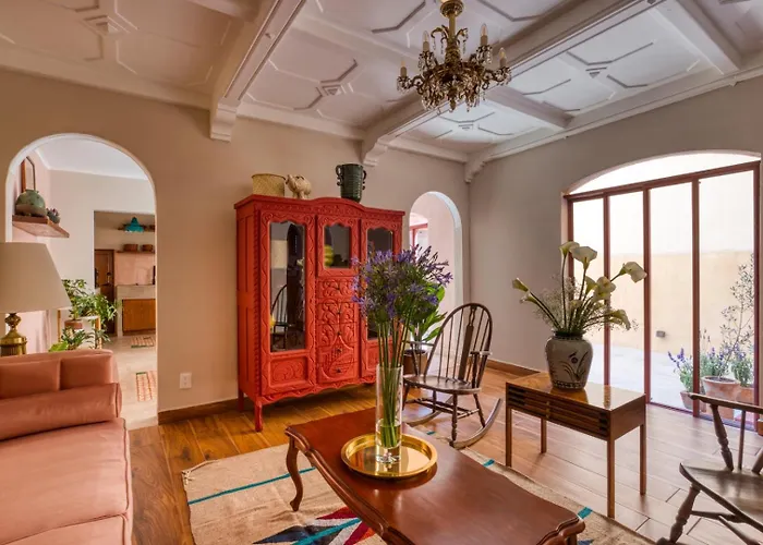 Classic 3br Condesa House | Terrace-tub-patio-a/c Holiday home *